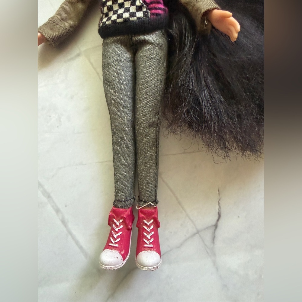 BRATZ DOLL - Picture 3 of 6